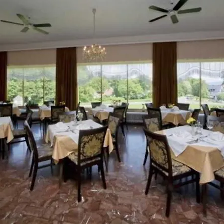 Ambassador Szálloda