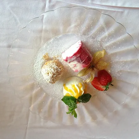 Ambassador Hotel 3*